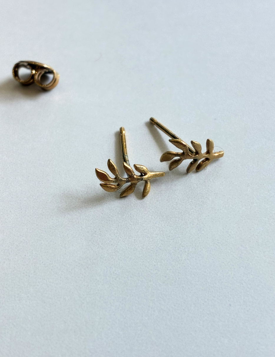 gold leaf stud earrings 