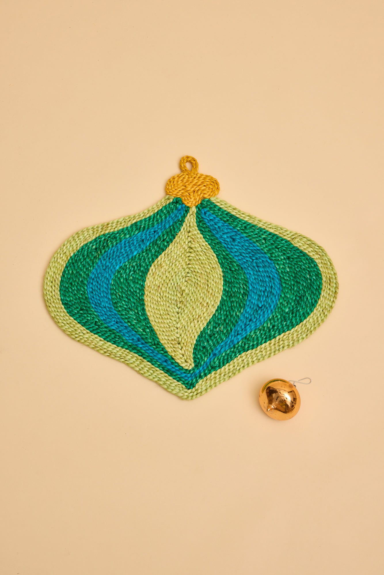 Green Swirl Bauble Placemat (PRE-ORDER: arrival end Oct)