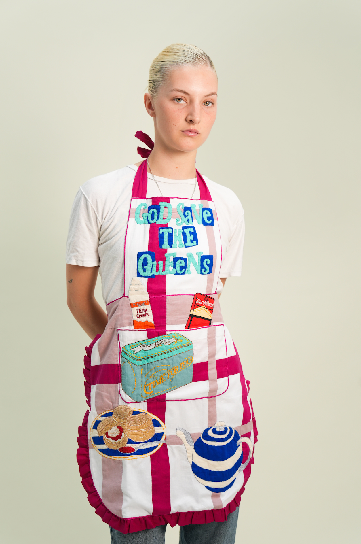 God Save The Queens Apron [Preorder: Mid-End October]