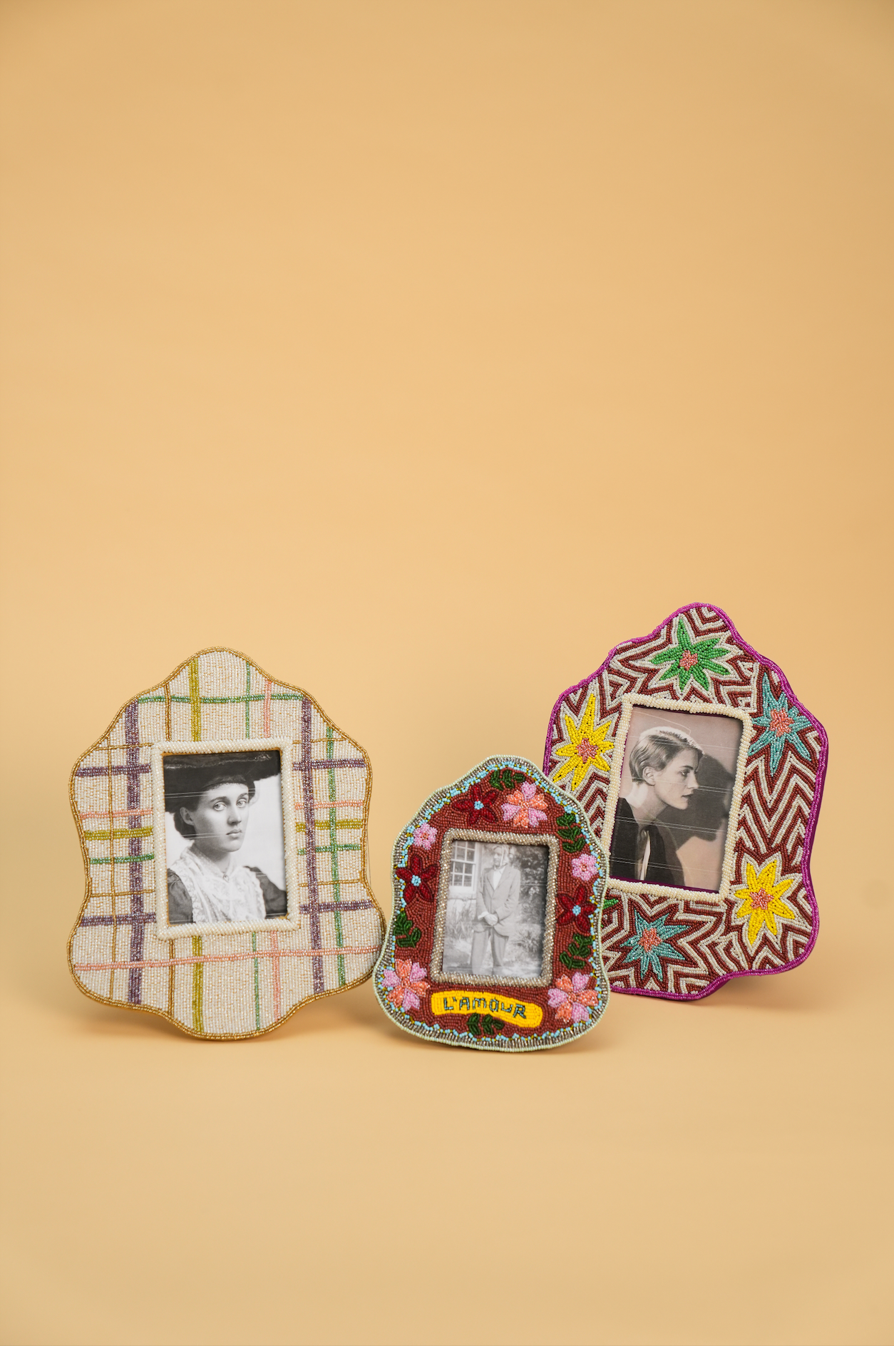 Picture of the Past Beaded Frame [Preorder: Mid-End October]
