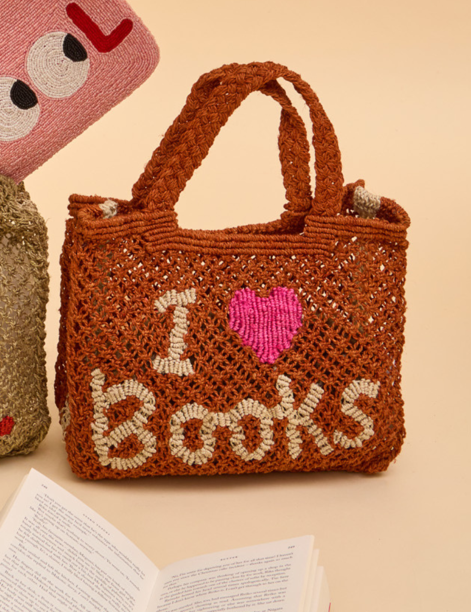 books_725bfd95-e4ea-476d-9c74-7bf1362c7fb1.png
