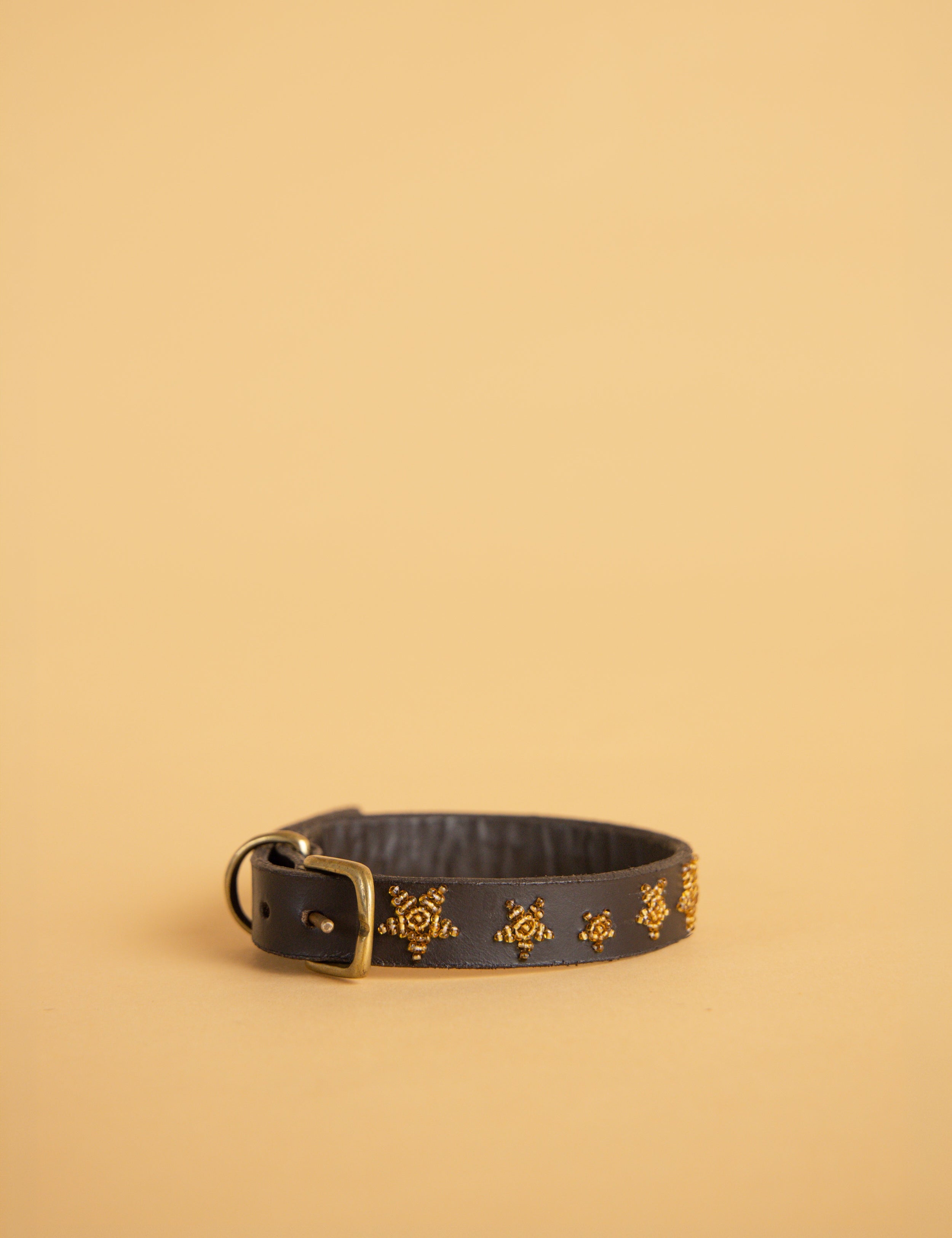 stargoldbeadeddogcollar.jpg