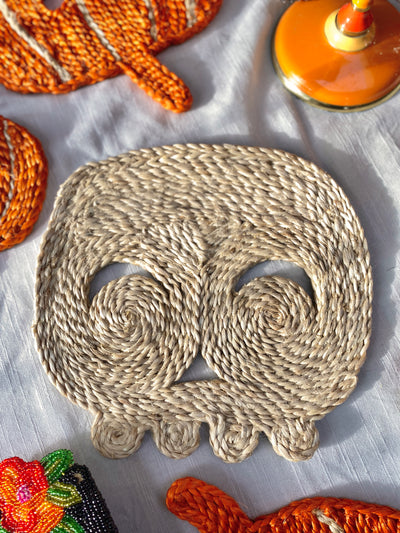 Skull placemat- Natural